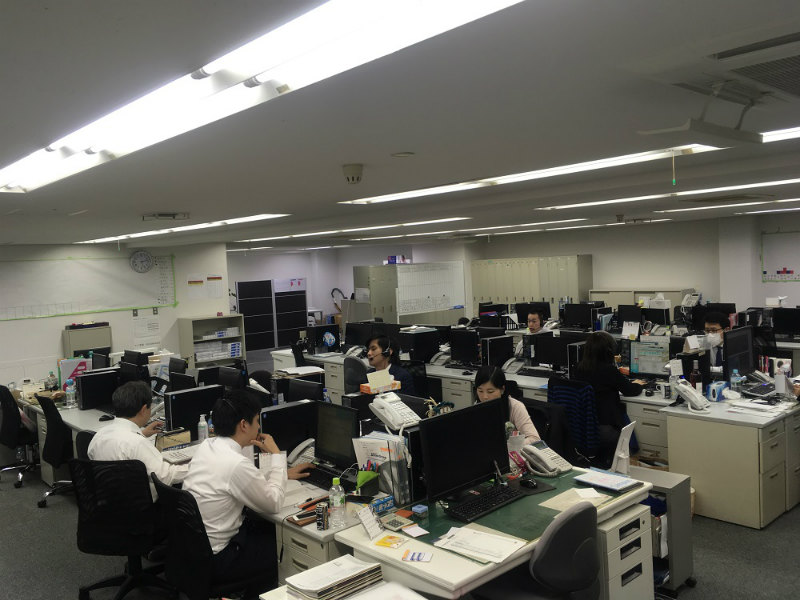 ニッテイホールディングスの執務室画像